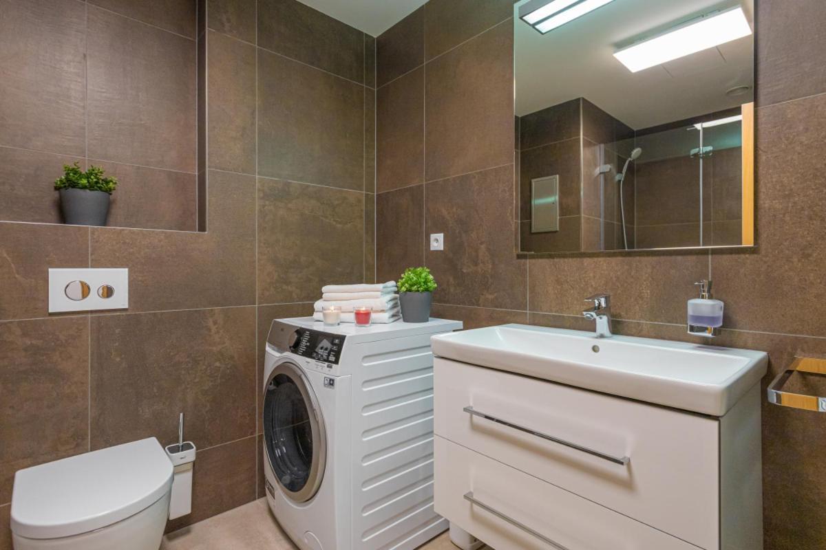 Apartamento Oscar With Garage Praga